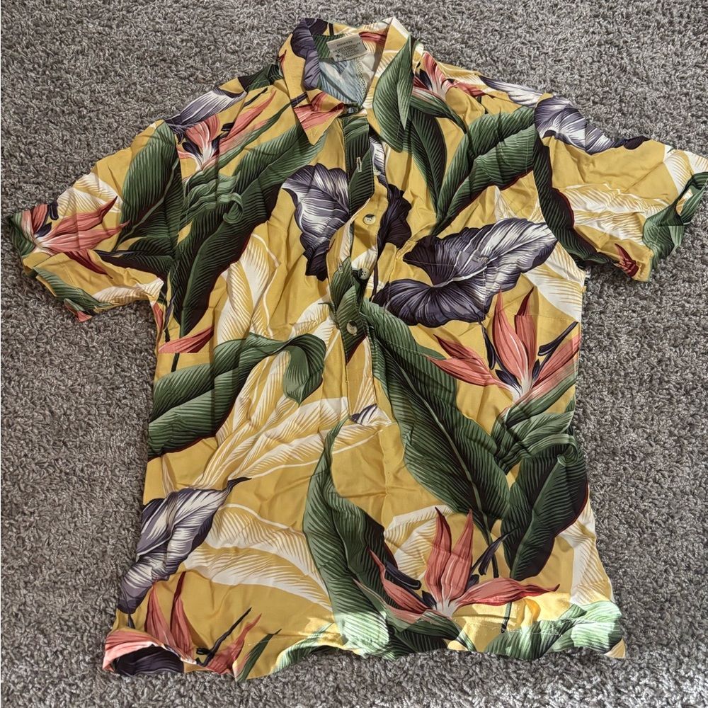 Women’s Hawaiian Button up Shirt